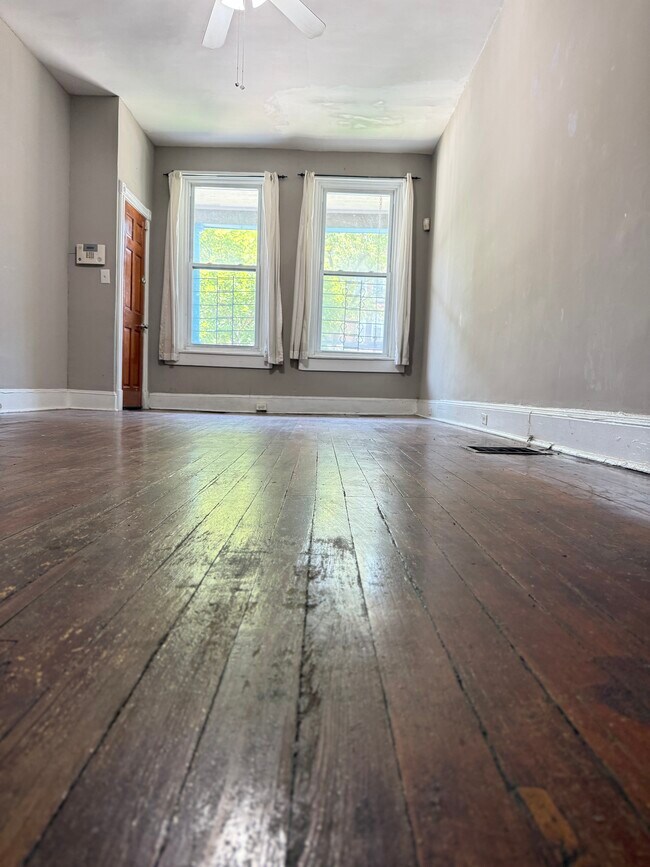 Foto del edificio - 3103 N Calvert St