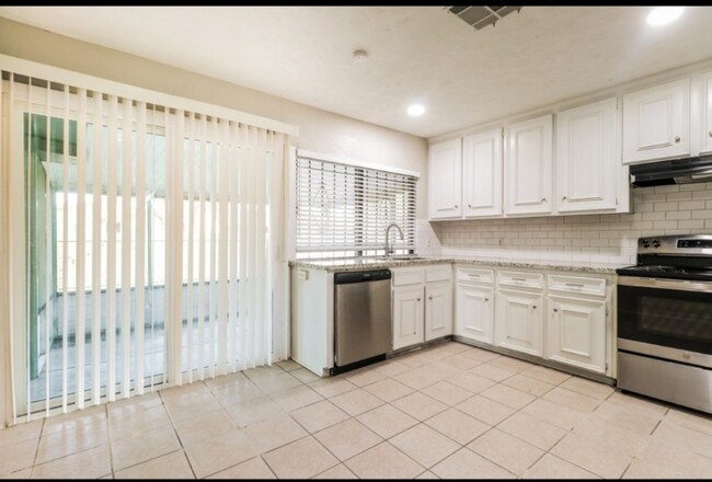 Foto del edificio - 6103 Kemrock Ct