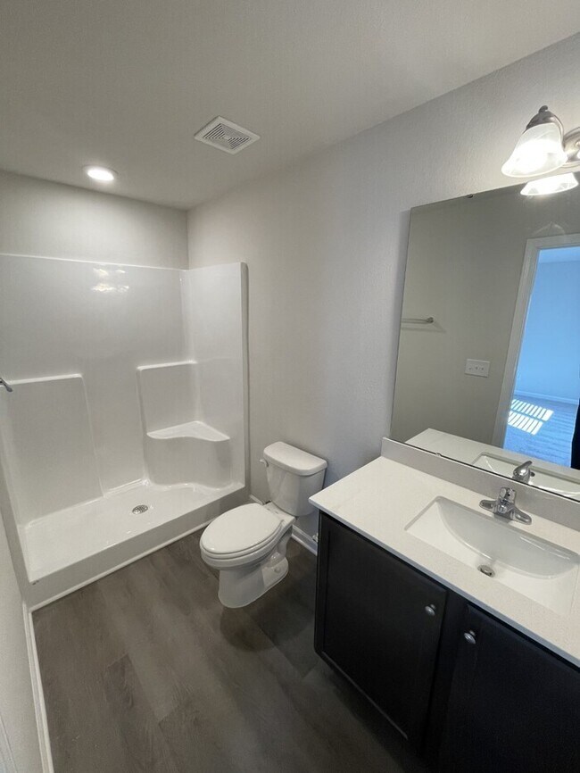 Foto del edificio - 3 Bedroom 2.5 Bathroom 2023 Townhome!