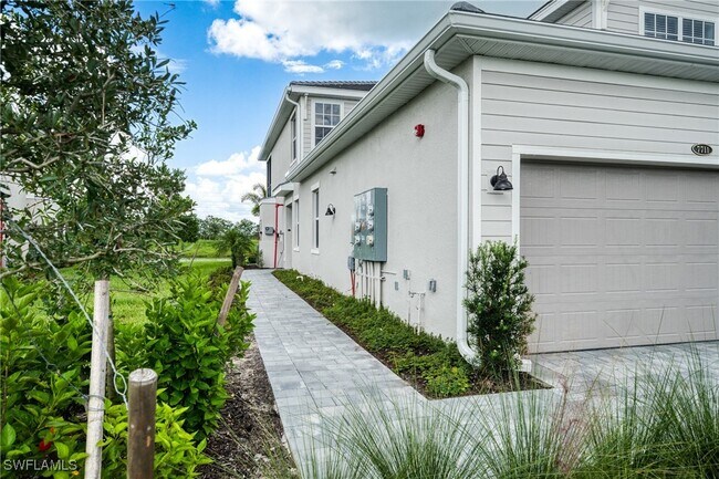 Building Photo - 5674 Melbourne Ct