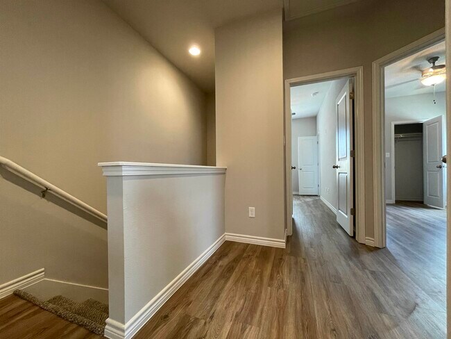 Building Photo - 117 Peruna Dr