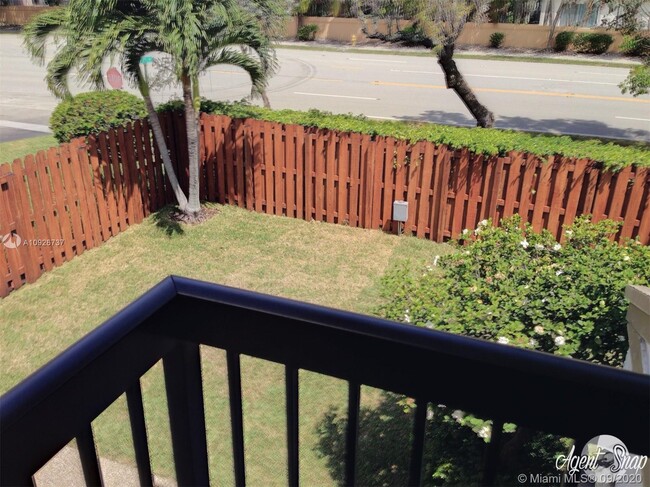 Foto del edificio - 13299 NW 7th St