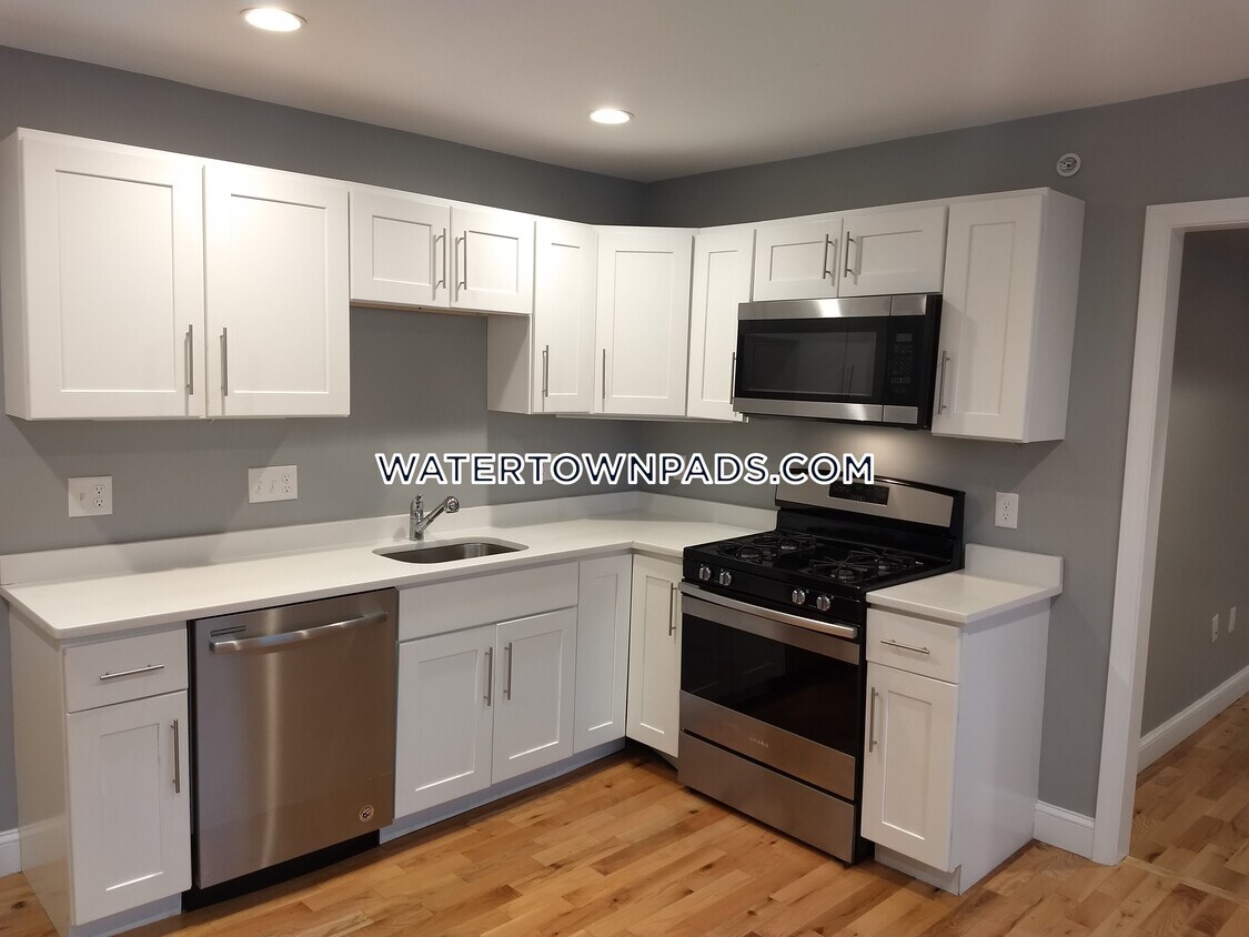 31 Bacon St Unit 33, Watertown, MA 02472 Room for Rent in Watertown