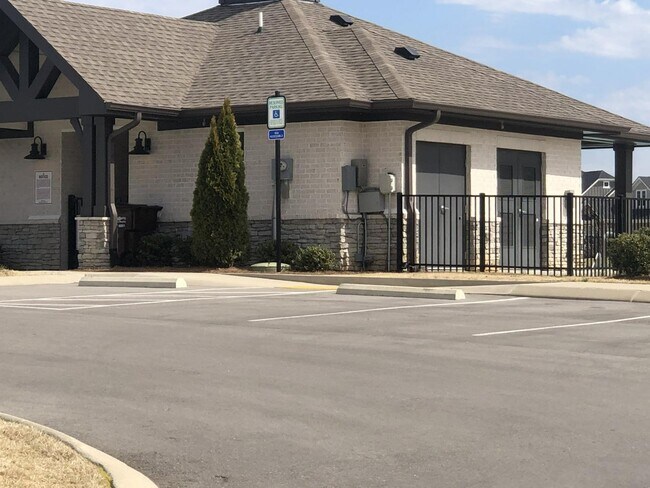 Foto del edificio - 6005 Blackberry Ridge Ln