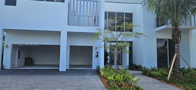 Building Photo - 16644 Botaniko Dr N