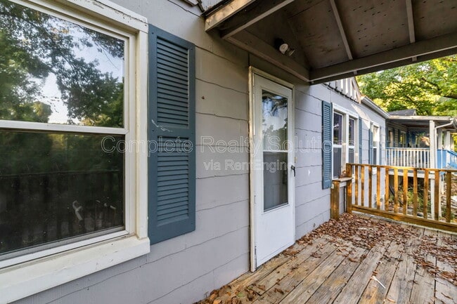 Building Photo - 147 Chambers Rd