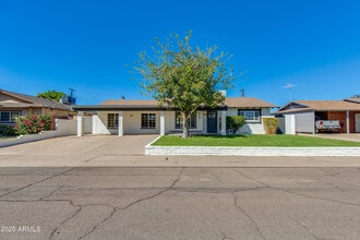 Building Photo - 8650 E Roanoke Ave