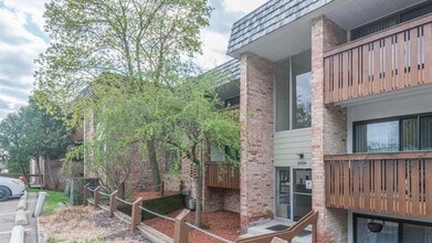 Building Photo - 2124 Pauline Blvd