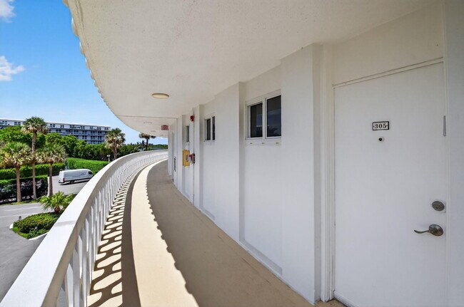 Building Photo - 2505 S Ocean Blvd