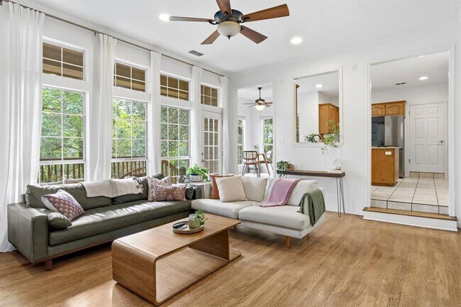 Foto del edificio - 6515 Twin Creek Hollow