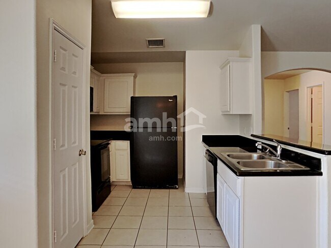 Foto del edificio - 28902 Llano River Loop