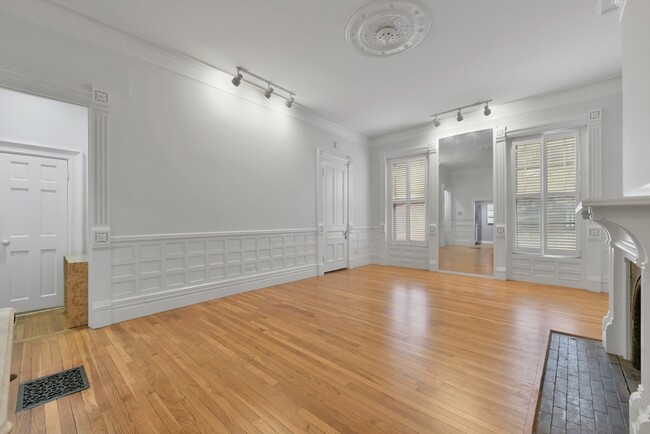 Building Photo - 240 Marlborough St