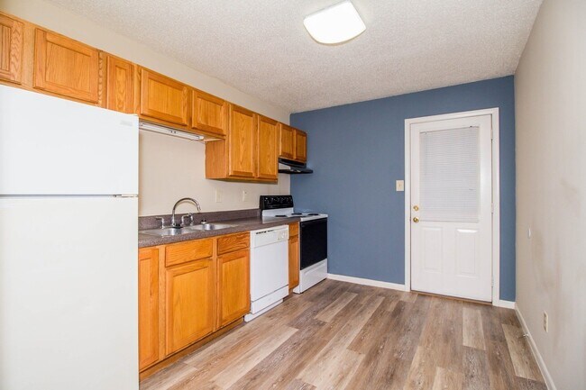 Foto del edificio - 404 Lawrence Pl