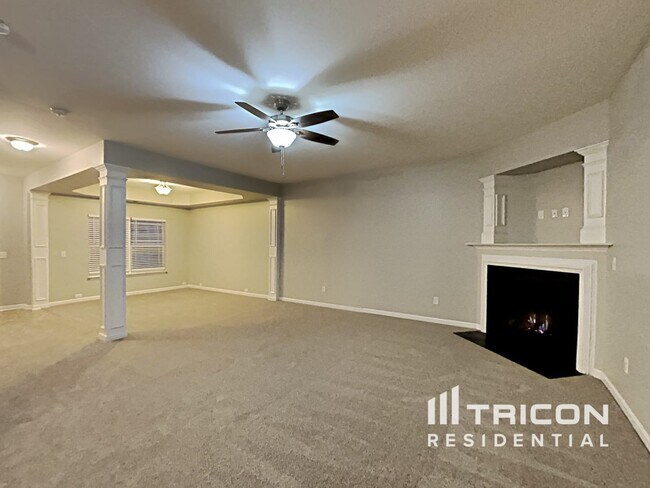 Foto del edificio - 421 Riverdale Rd