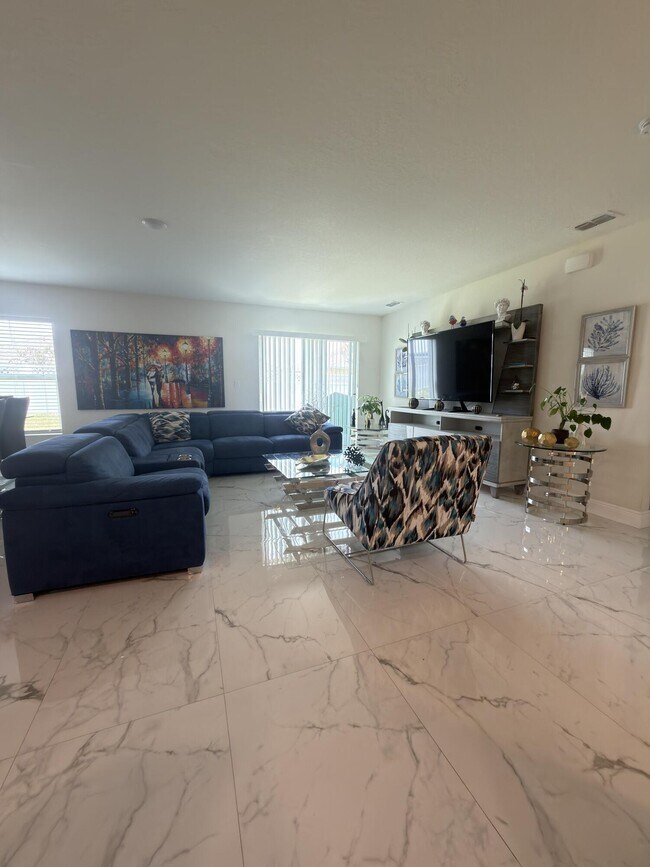 Foto del edificio - 5363 NW Perez Ct