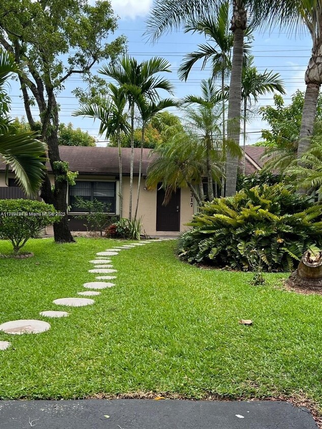 Primary Photo - 4317 SW 136th Pl