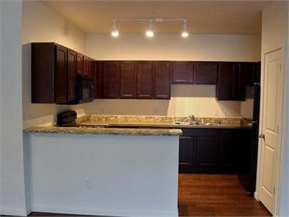 Building Photo - 1100 Rustic Lodge Ln