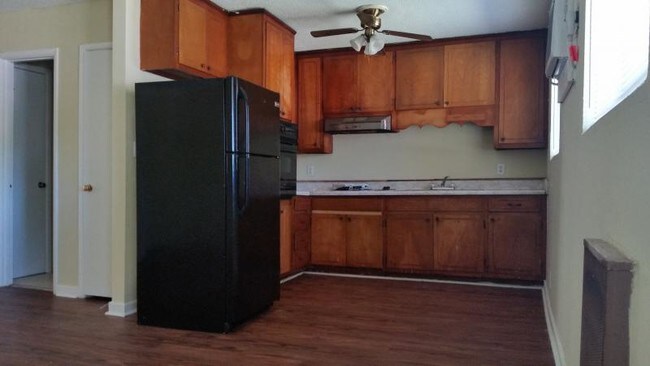 Foto del edificio - 1334 Oshaughnessy Ave NE