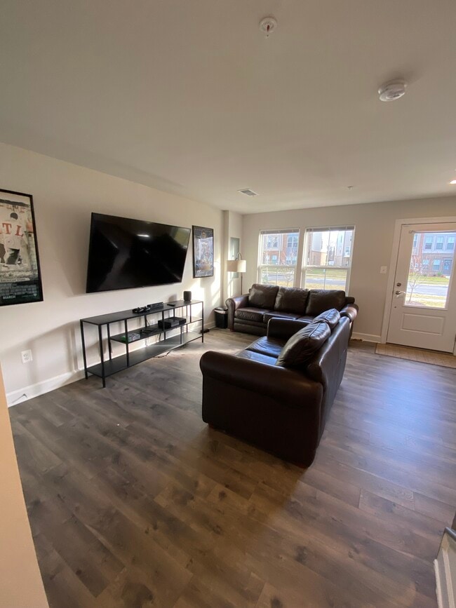 Photo - 295 Phoenix Dr Townhome