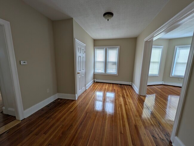 Comedor - 38 Williams St