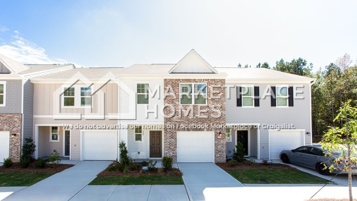 Photo - 308 Rydal Way