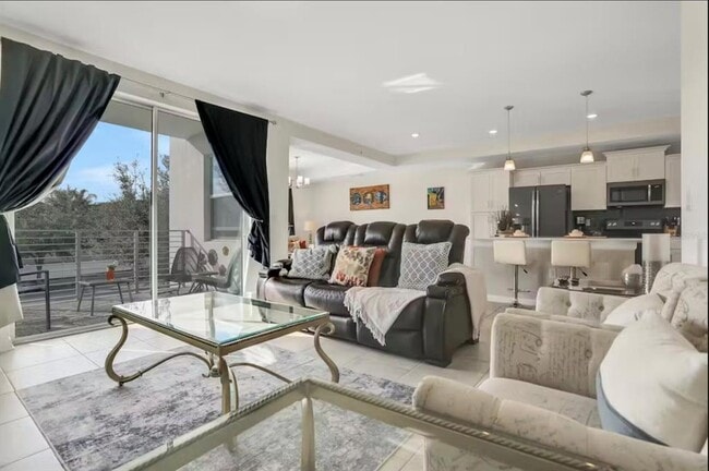 Foto del edificio - 4751 Clock Tower Dr