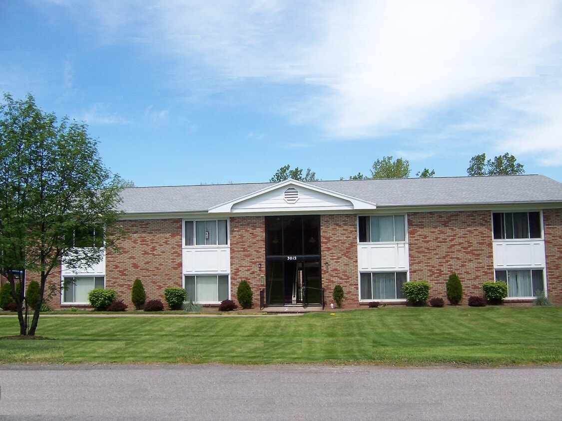 Brick Exterior - 3014 Brockport Rd