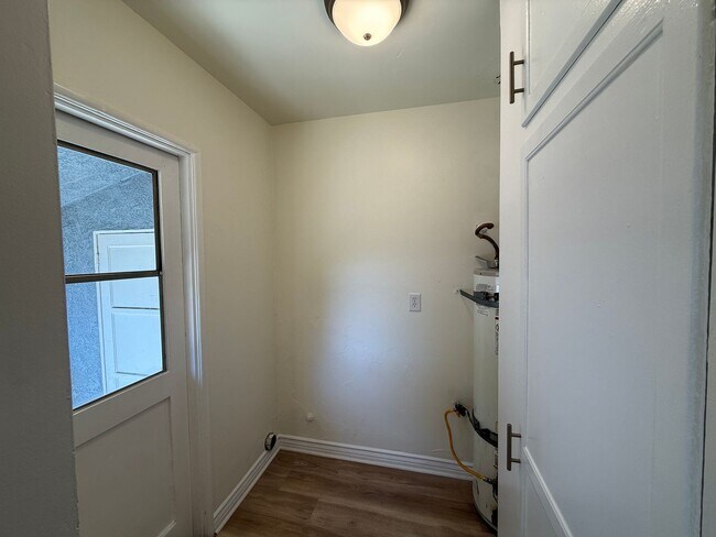 Foto del edificio - Now Leasing a 2-Bedroom Home in a Prime East Long Beach Location!
