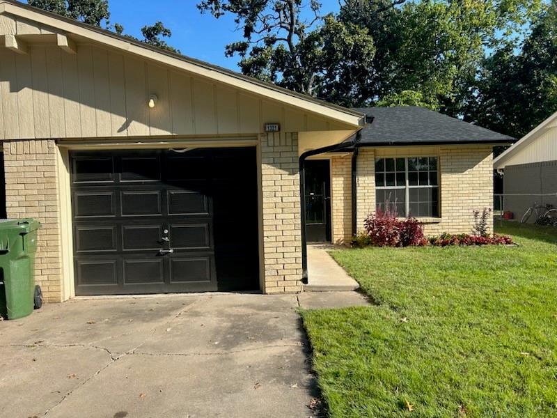 Primary Photo - 1321 Forest Dr