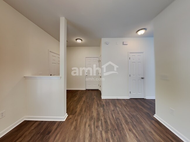 Building Photo - 816 Steam Boat Street