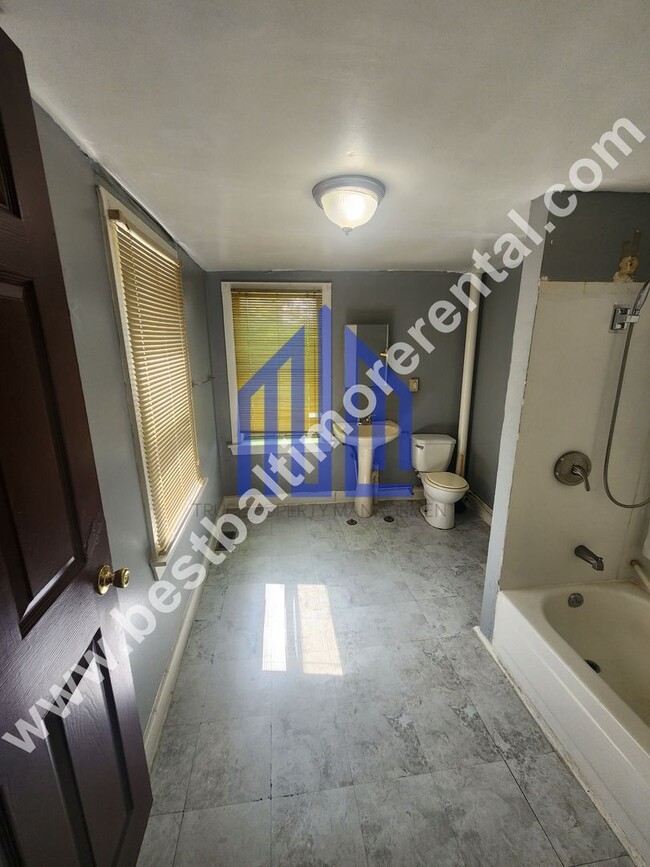 Foto del edificio - 2 Bedroom Home Available in West Baltimore