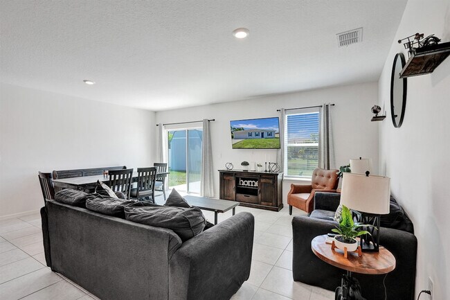 Foto del edificio - 1744 SE North Blackwell Dr