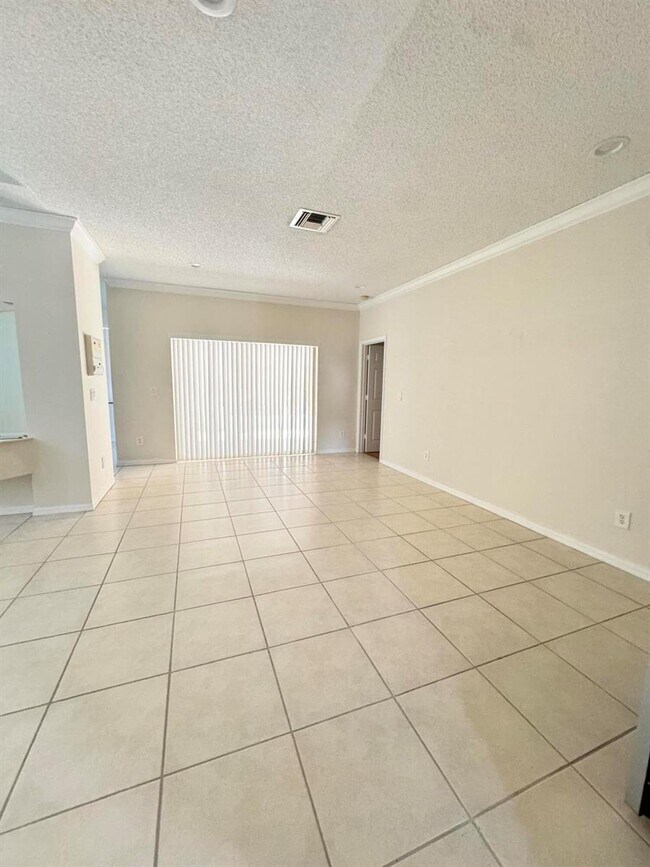 Building Photo - 10895 Fillmore Dr