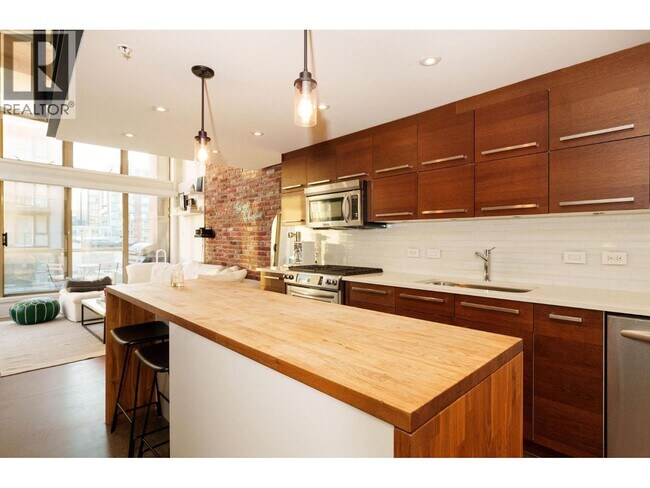 Photo du bâtiment - 1529 W 6th Ave