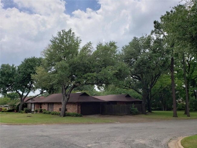 Foto del edificio - 2610 Turtle Creek Dr