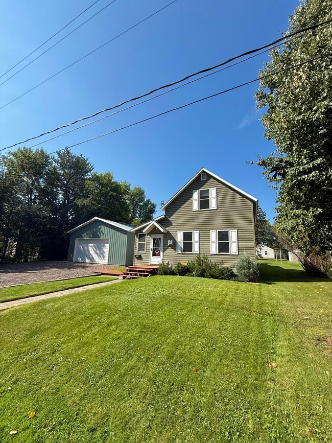 Building Photo - 909 29th St