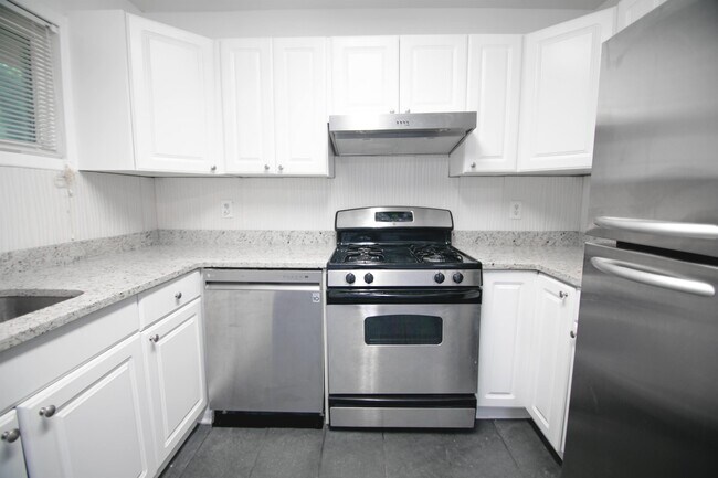 Building Photo - 4322 Glenwood Pkwy