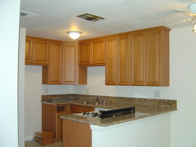 Building Photo - 2649 Andover Ave