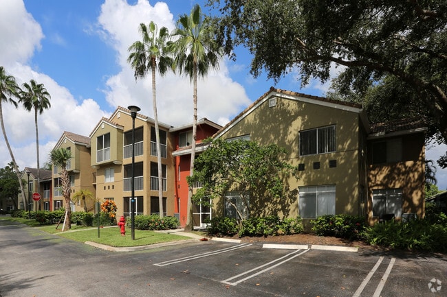 Building Photo - Solara At Wellington