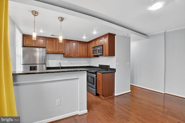 Building Photo - 1364 Constitution Ave NE