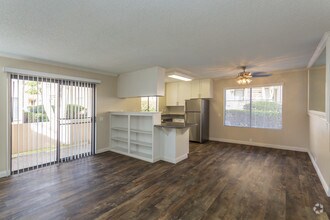 2 BR, 2 BA - 905 SF - Park Bonita
