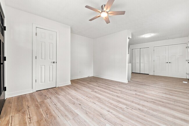 Foto del edificio - 3660 N Sadlier Dr