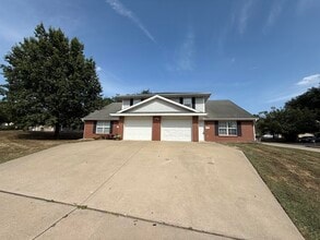 Building Photo - 1326 N Frideriki Dr