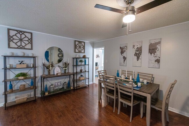 Dining Area - 9108 Peach Tree Ln