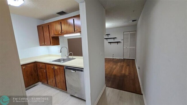 Building Photo - 11188 Royal Palm Blvd