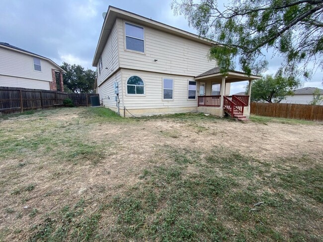 Foto del edificio - FALL INTO A NEW HOME WITH OUR MOVE-IN SPECIALS!