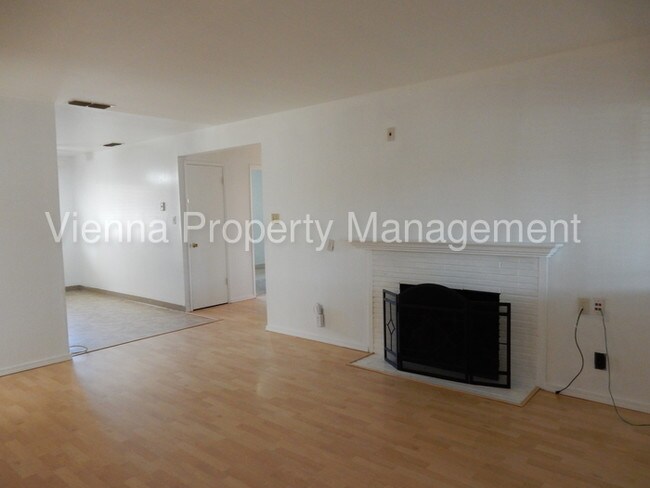 Building Photo - 6229 Scotia Way