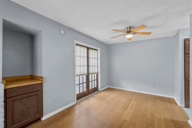 Foto del edificio - 6646 E Lovers Ln