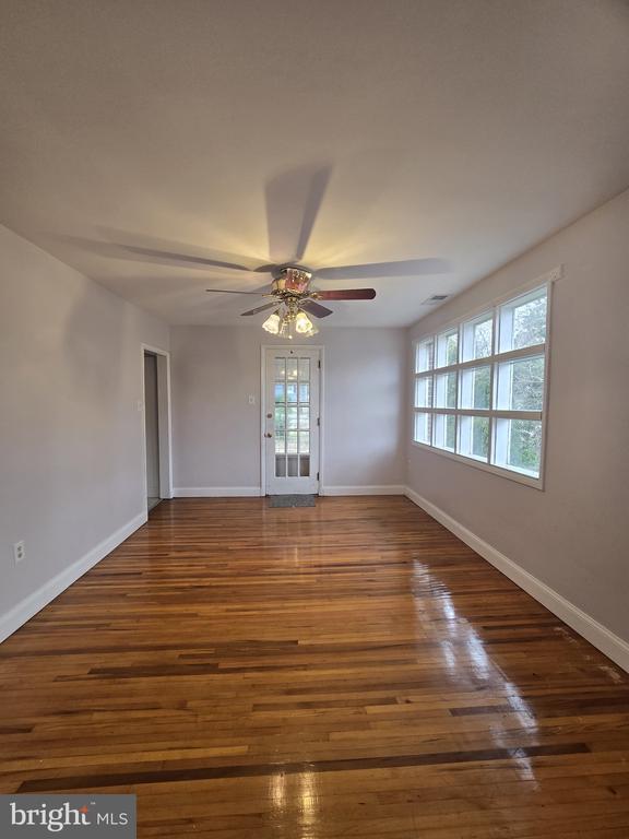 Building Photo - 8109 Valley Ln