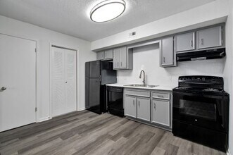 Building Photo - Magnolia Row